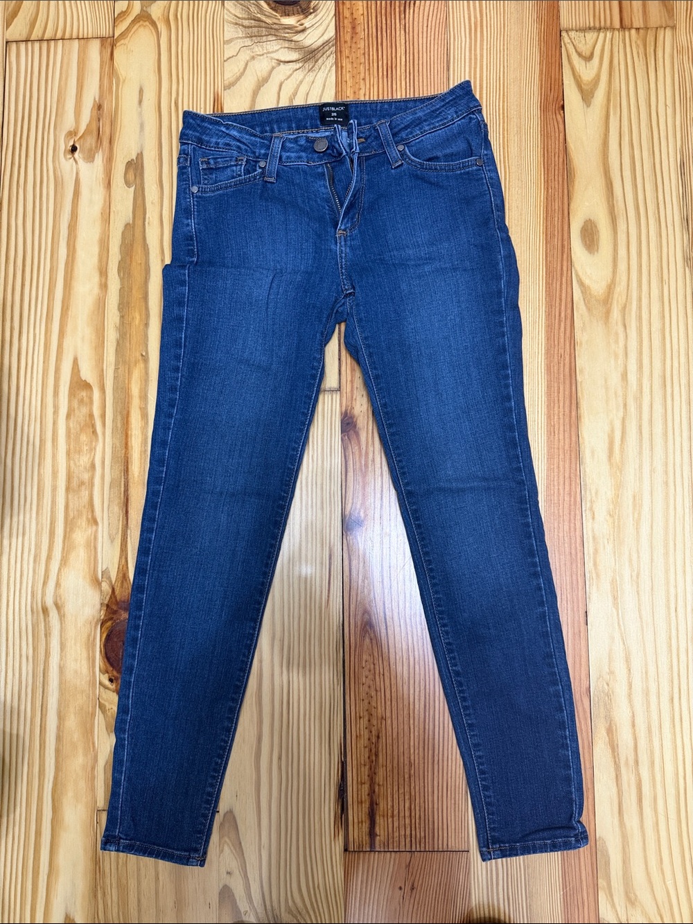 Just Black Women's Indigo Skinny Jeans